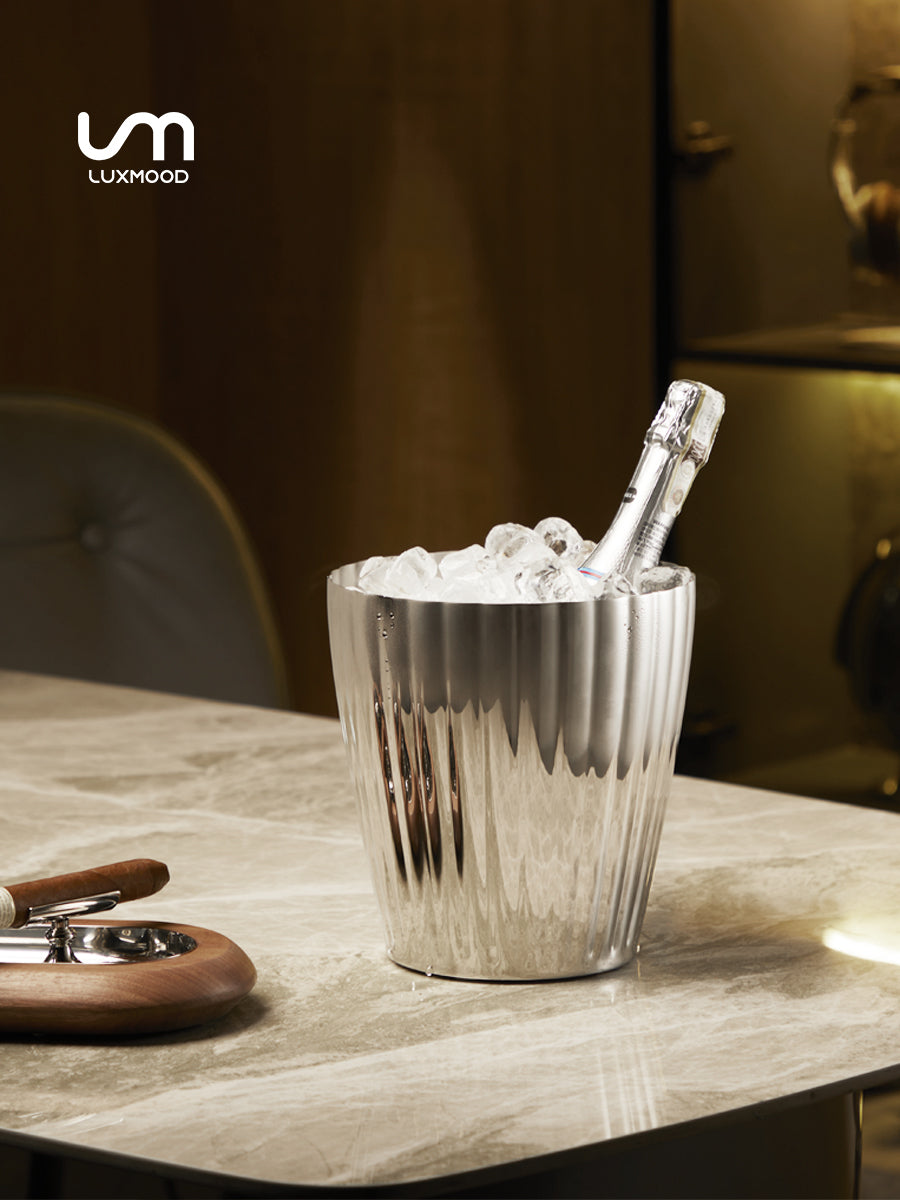 Ice bucket